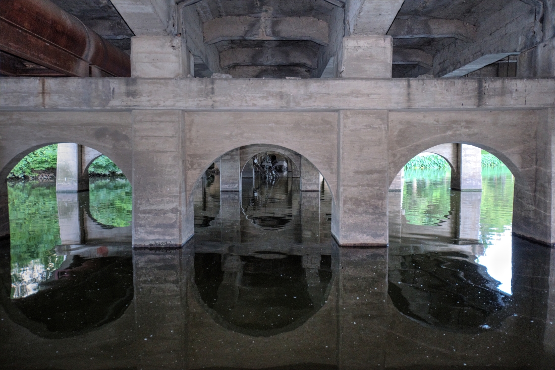 NRW_0117_Balanced_arches under the bridge